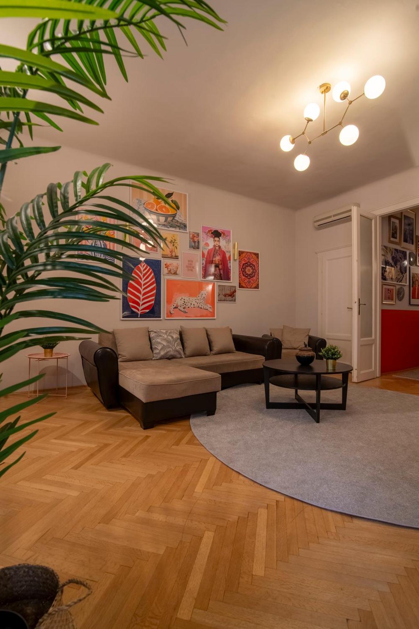 Be A Budapester Extérieur photo